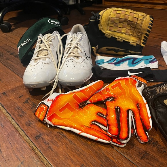 Baseball Apparel Bundle - Picture 2 of 16